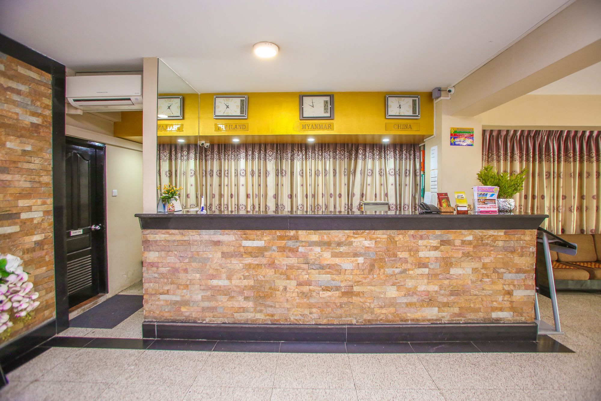 Grace Treasure Hotel Rangum Exterior foto