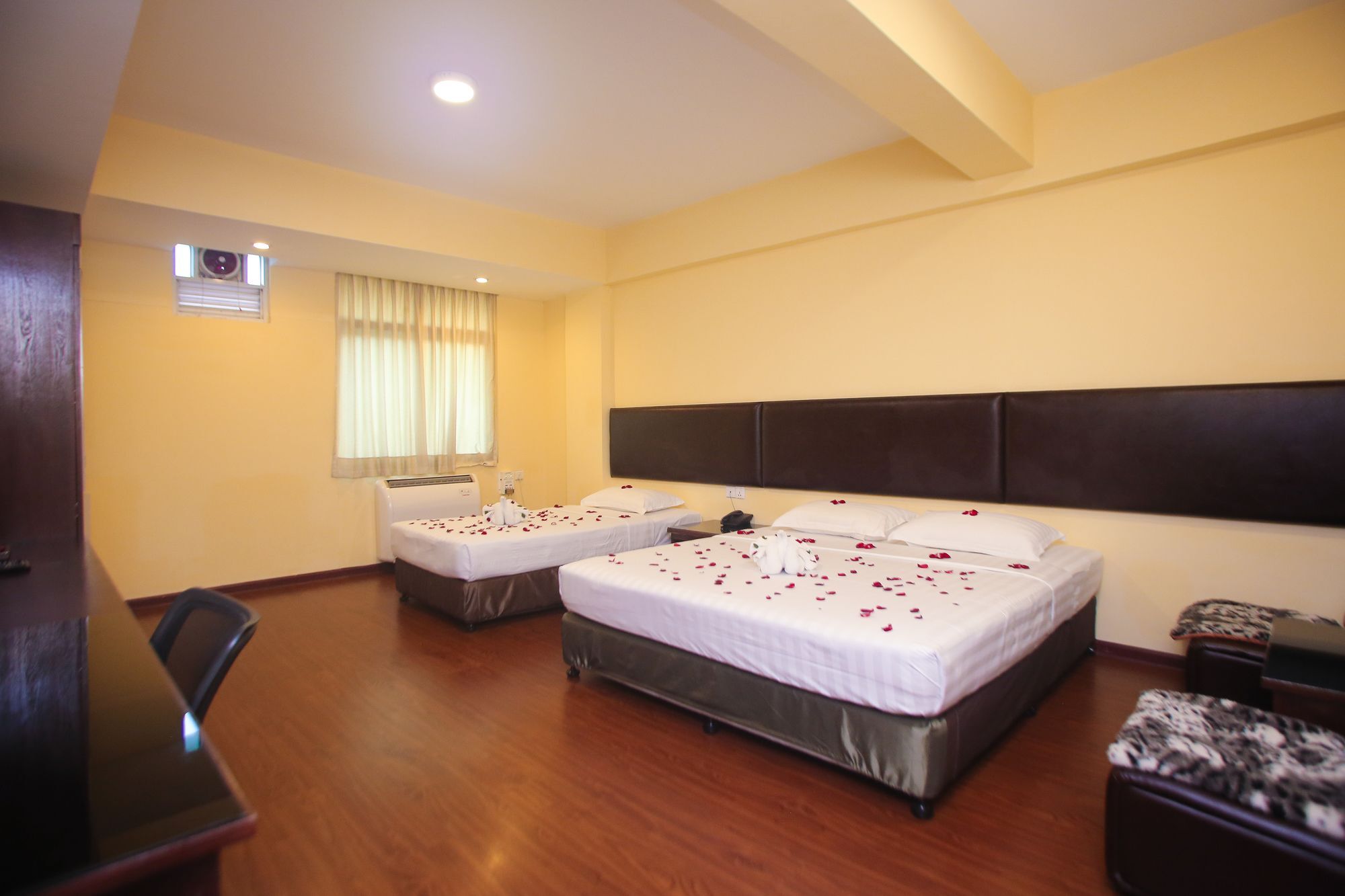 Grace Treasure Hotel Rangum Exterior foto