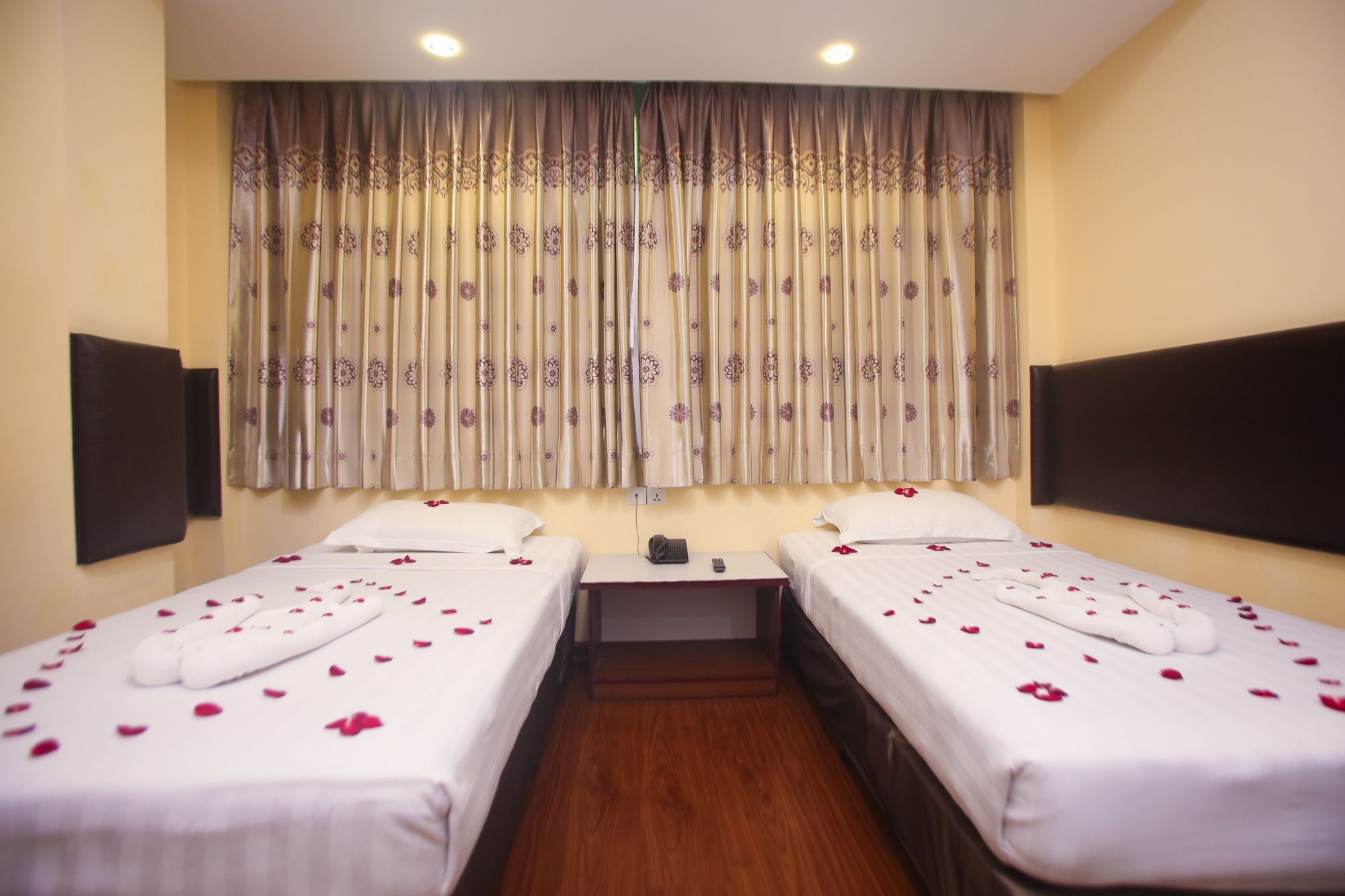 Grace Treasure Hotel Rangum Exterior foto